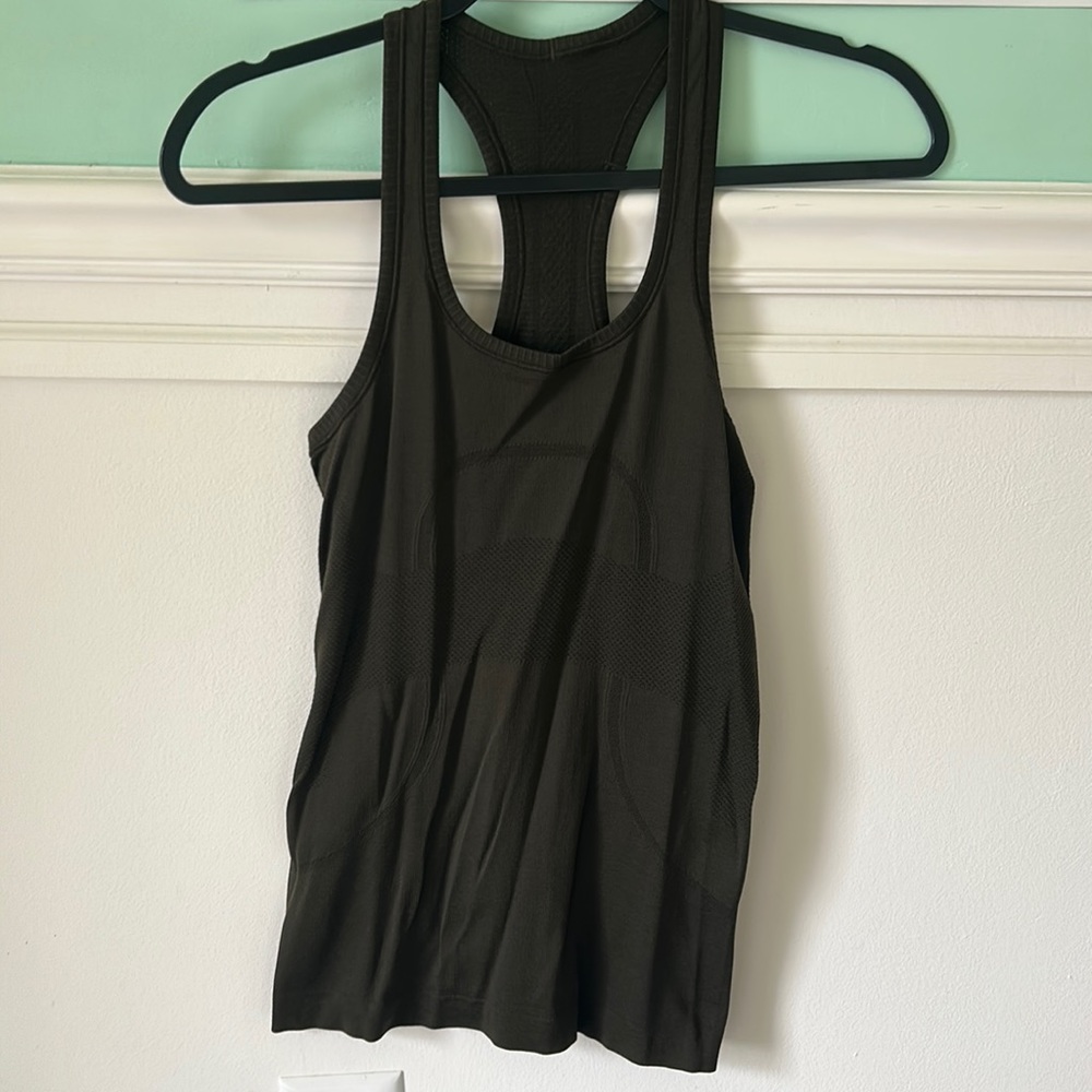 Lululemon tank top